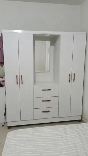 Guarda roupa,em ótimo estado de conservação