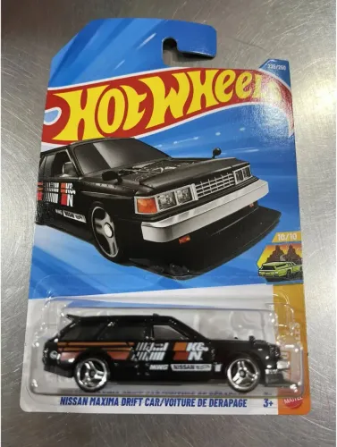 Nissan Maxima Hotwheels