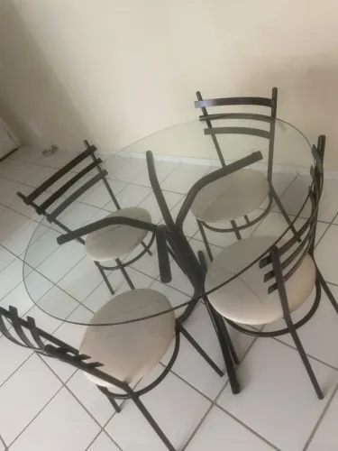 Mesa de vidro 4 cadeiras