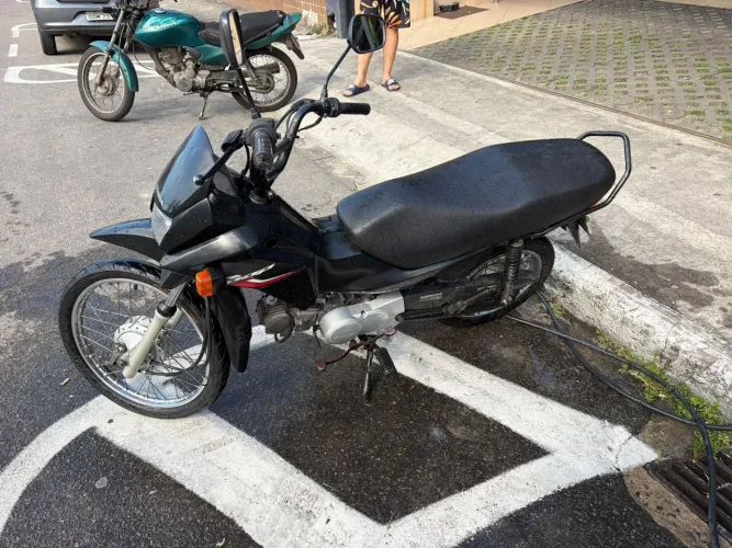 Vendo pop 100 em ótimo estado de conservação 