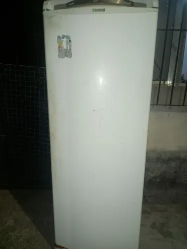 Vendo uma geladeira usada . Funciona perfeitamente