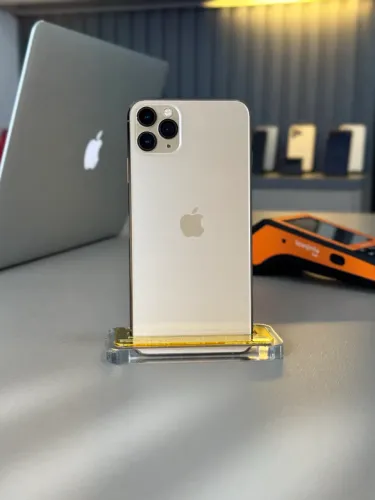 iPhone 11 Pro Max 64 gigas dourado tela nova