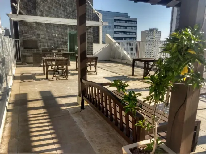 Apartamento com 2 dormitórios para alugar, 60 m² por R$ 3.962,00/mês - Batel - Curitiba/PR