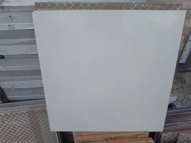LOTE DE PORCELANATO 58x58