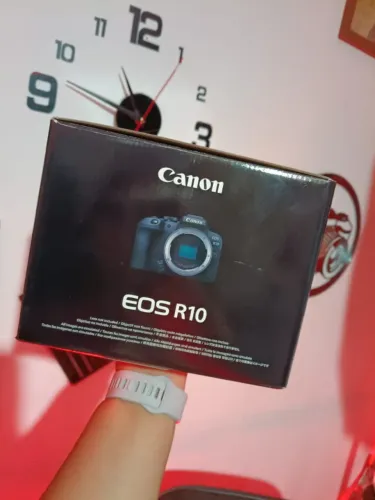 CÂMERA CANON R10 CORPO - NOVA
