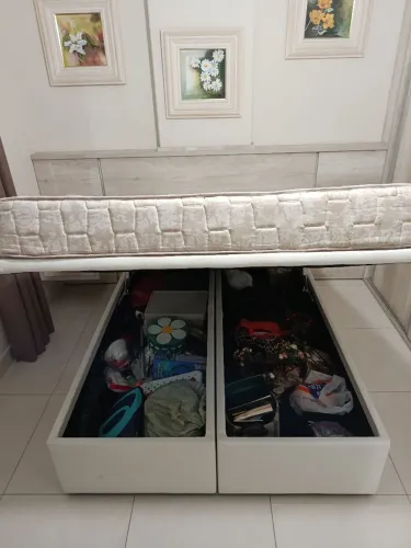 Cama de Casal Box Queen com Baú e Colchão