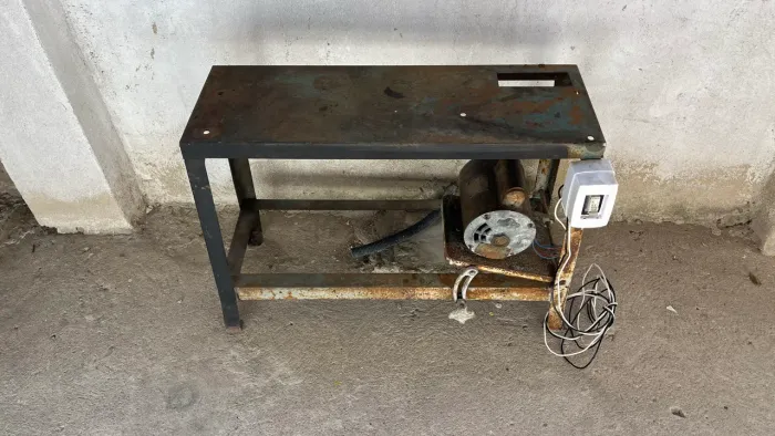 Motor monofásico com bancada