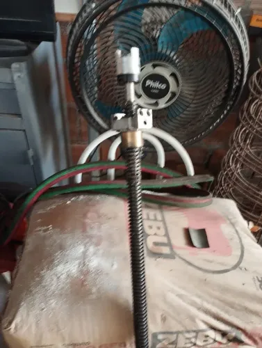 Vendo parafuso de rosca quadrada 