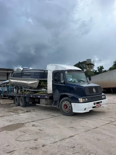 Caminhão plataforma