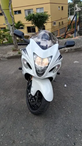 Suzyki Hayabusa GSX 1300R