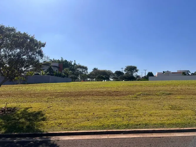 Terreno no Condominio Alphaville em Maringá