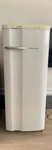 Geladeira Electrolux 240l 220v