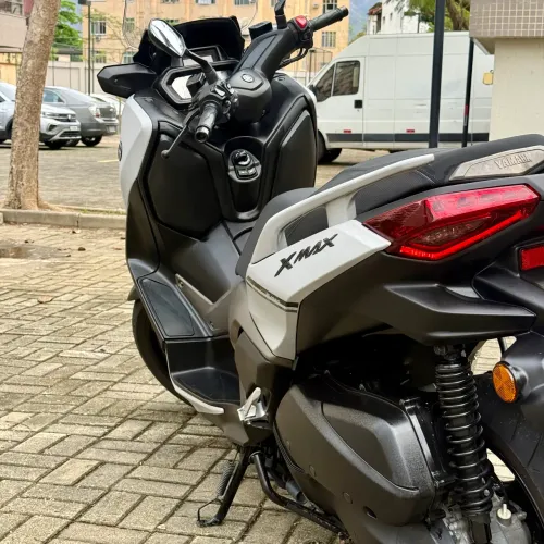 YAMAHA XMAX 250 2025 - APENAS 7.000 KM