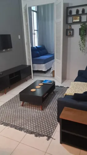Lindo Sala e Quarto em Copacabana - sobre diárias favor ler descrição completa