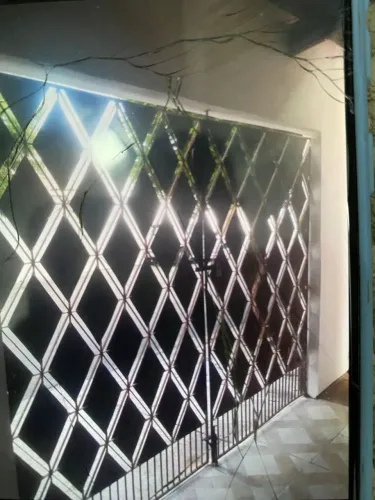 porta de ferro reforçado 