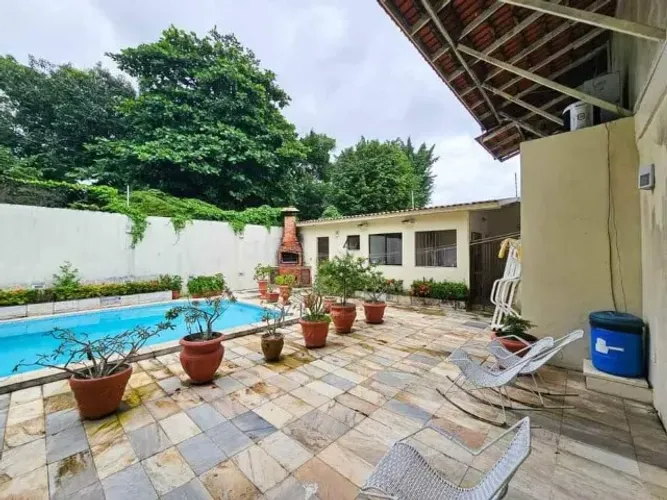 LINDA CASA COM PISCINA - BARUERI JARDIM BELVAL, PROX. A UBS HERMELINO LIBERATO FILHO