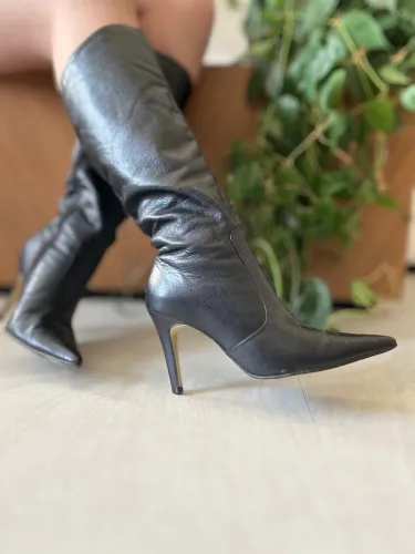 Bota 35 Couro Legítimo Preta Cano Longo Salto Alto