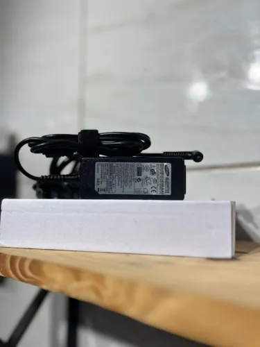 Carregador para Notebook Samsung Pino Fino