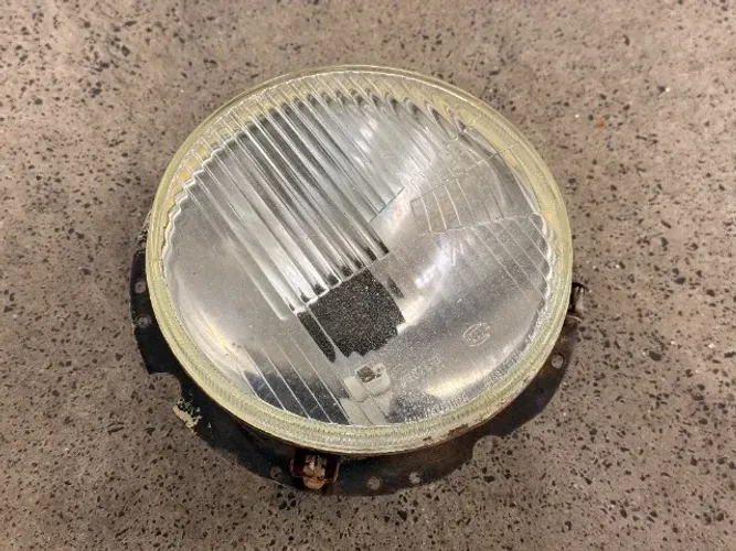 Farol original Arteb Hella Volkswagen Fusca/Kombi/Derivados, excelente estado