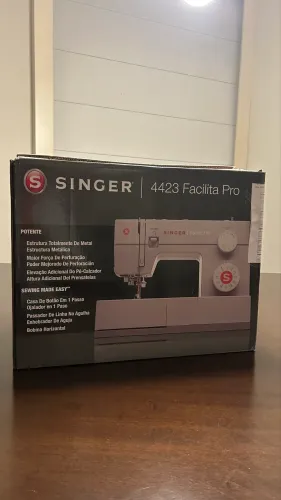 Máquina de Costura Singer Facilita Pro 4423 - Na Caixa