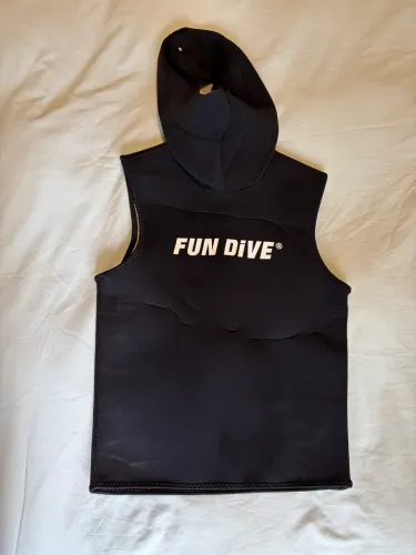 COLETE DE NEOPRENE COM CAPUZ FUN DIVE