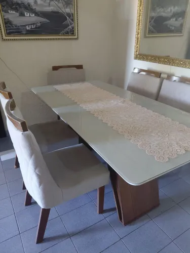 Vendo mesa 6 cadeiras