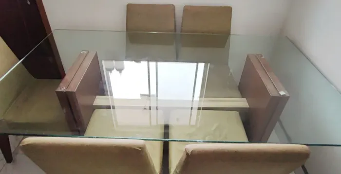Mesa com 6 cadeiras - 1m x 1,80m