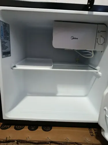 Frigobar Midea 45L - Preto - Semi novo