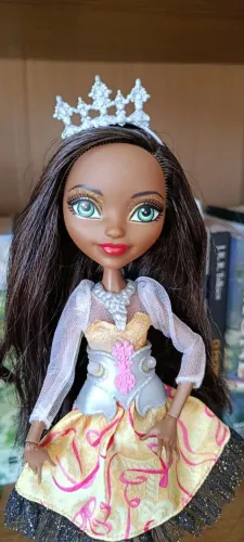 Boneca Ever After High Justine Dancer