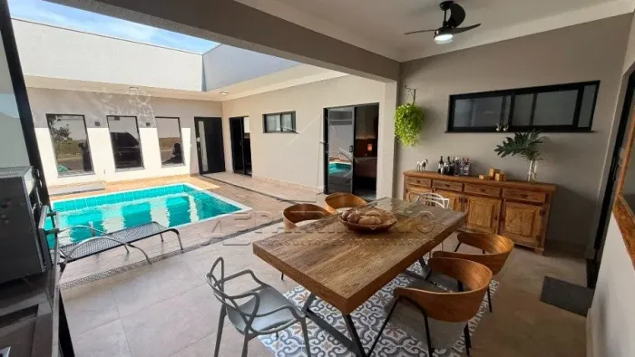 CASA TERREA EM CONDOMINIO COM 3 QUARTOS - RESIDENCIAL MONTE CARLO