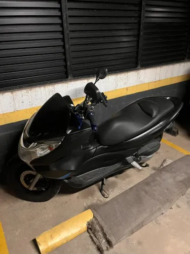 PCX 150 preta
