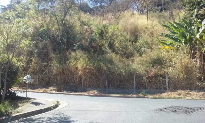 Terreno de 1.506,00 m² no Bairro Ouro Preto.