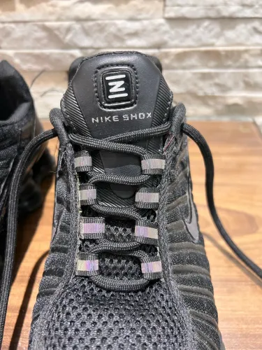 Tênis Nike Shox Night Shock Preto com Roxo - Excelente Estado!