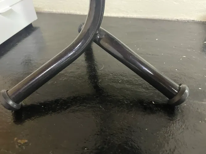 Indicado Tripé Suporte para Pedicure e Manicure com Regulagem de Altura Preto