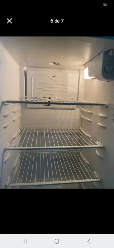 Vende-se geladeira com defeito
