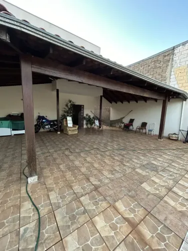 Casa Estilo Sobrado Para Locação e Venda Bairro Santa Mônica Em Uberlândia