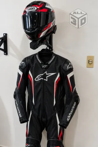 SUPORTE PARA CAPACETE JAQUETA OU MACACÃO