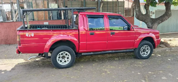 Mitsubishi L200 GLS 2.5 4X4 CD Diesel 2002