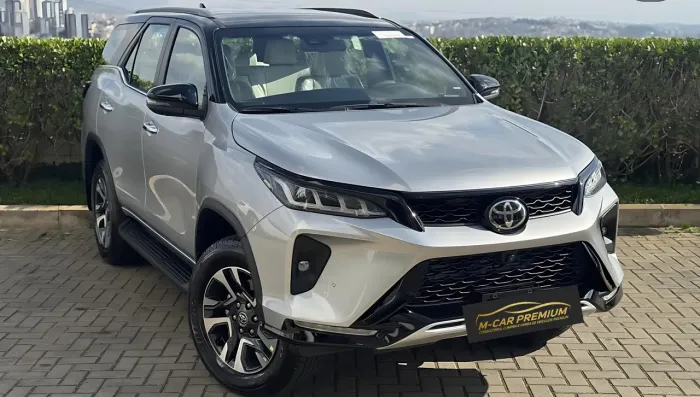 Toyota Hilux SW4 Diamond 2.8 TB 4X4 Die. Aut. 2025