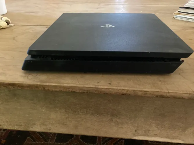 PS4 Slim 800gb + controle ótimo estado