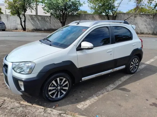 Toyota Etios Cross 1.5 Flex 16V 5P Aut. 2018