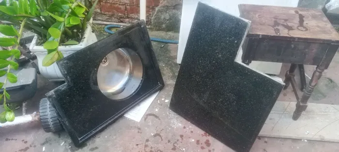 Pias de cozinha e banheiro