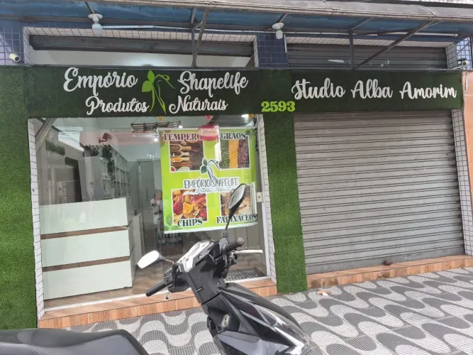 Passo o ponto comercial localização privilegiada na avenida