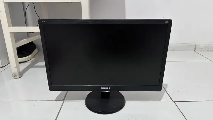 Monitor Philco 19 polegadas e teclado