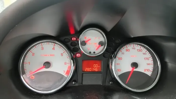 Peugeot 207 Sed. Passion XR Sport 1.4 Flex 8V 4P 2013