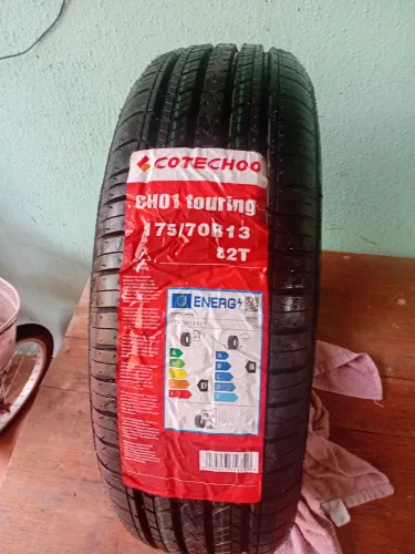 Vendo um pneu 13 ,, 175/70/13 ,,, 200 reais 