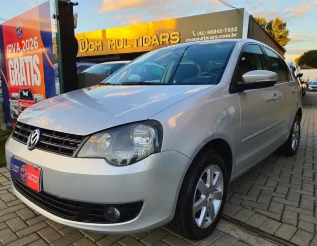 Volkswagen Polo Sedan 1.6 MI Total Flex 8V 4P 2013