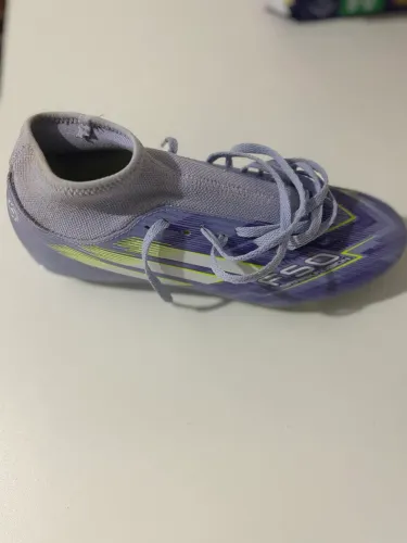 Vendo Chuteira de campo Adidas F50 roxa num 40/41
