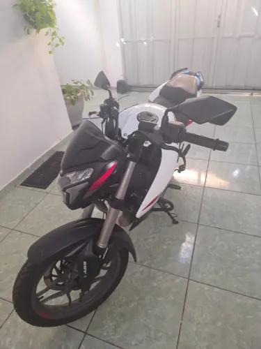Bajaj Dominar NS 200 2026 4600 KM Único dono