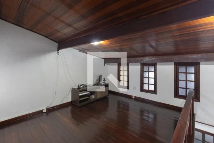 Casa à Venda - Vila Augusta, 5 Quartos, 297 m2